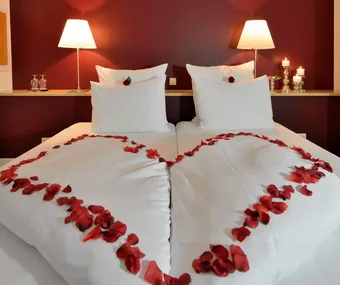 Deluxe Suite Bed